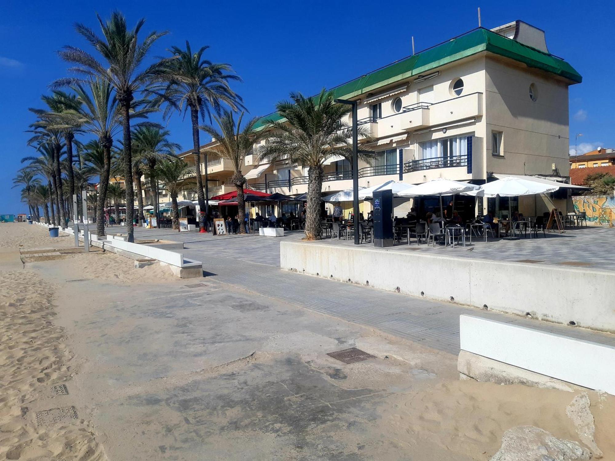 Apartamento En Segunda Linea De Mar, Wifi & A.C Cubelles Zewnętrze zdjęcie